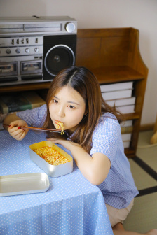 太阳出来喜洋洋